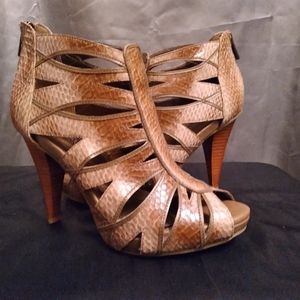Kenneth Cole Reaction Snakeskin Pump